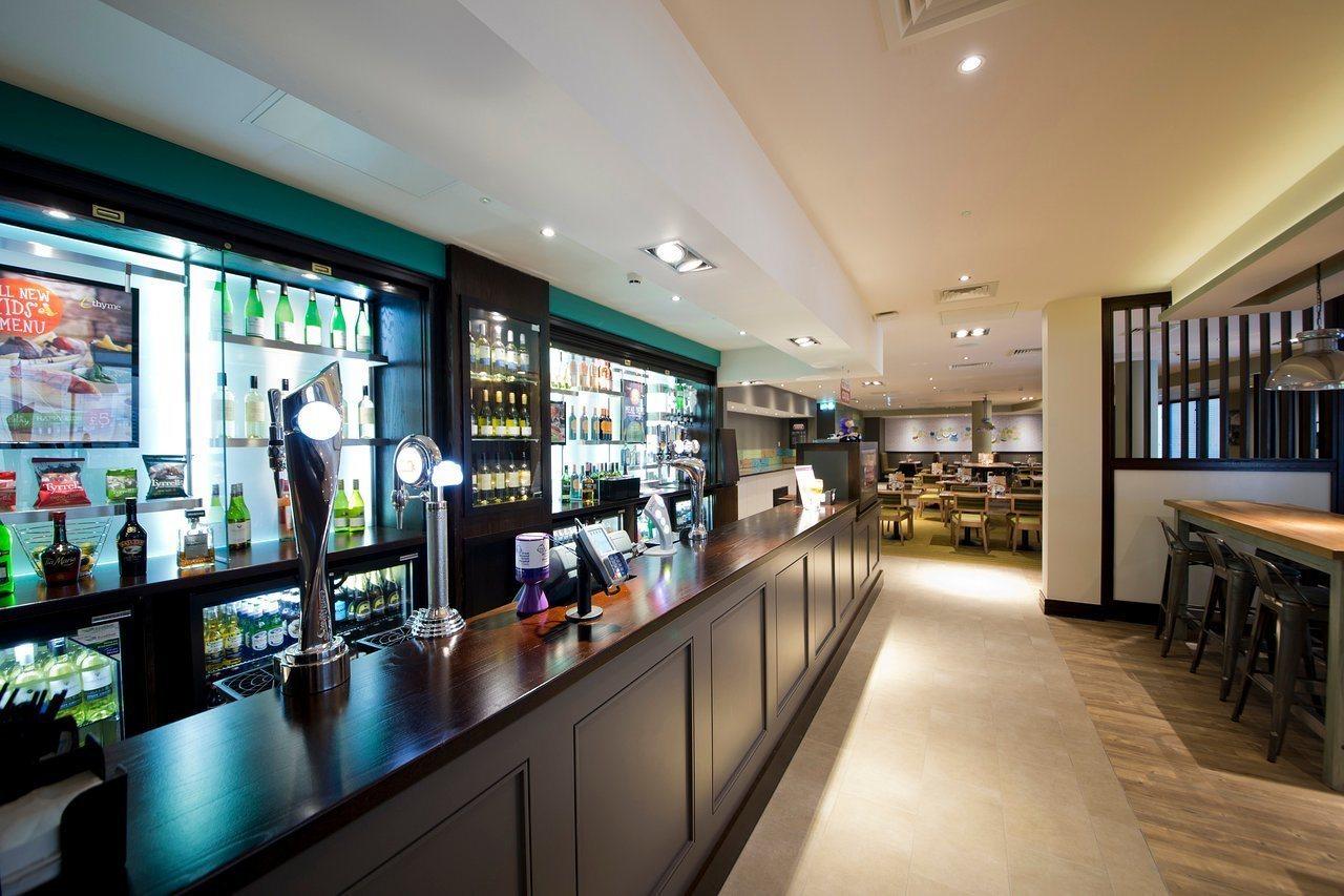 Premier Inn Edinburgh City Centre Royal Mile エクステリア 写真