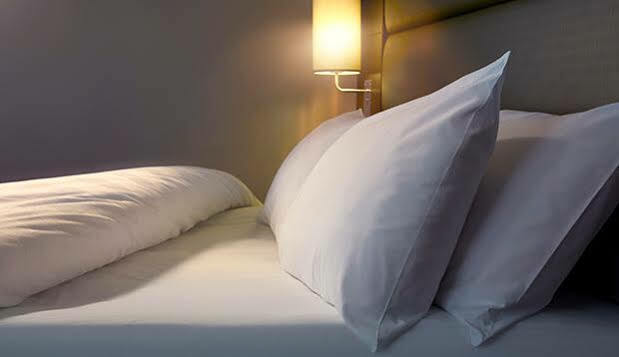 Premier Inn Edinburgh City Centre Royal Mile エクステリア 写真