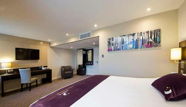 Premier Inn Edinburgh City Centre Royal Mile エクステリア 写真