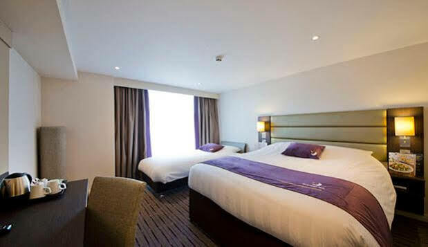 Premier Inn Edinburgh City Centre Royal Mile エクステリア 写真